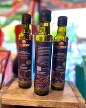 Load image into Gallery viewer, Red Rock Macadamias Premium Macadamia Oil Bottle Back Label
