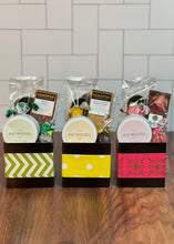 Load image into Gallery viewer, Hutwoods Travellers Delight Gift Box