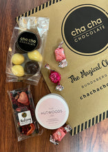 Load image into Gallery viewer, Hutwoods Travellers Delight Gift Box