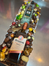 Load image into Gallery viewer, Gin Deluxe Chocolate Share Tray
