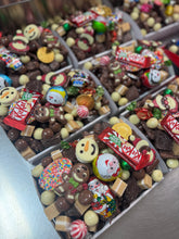 Load image into Gallery viewer, Small Christmas Chocolate Share Tray
