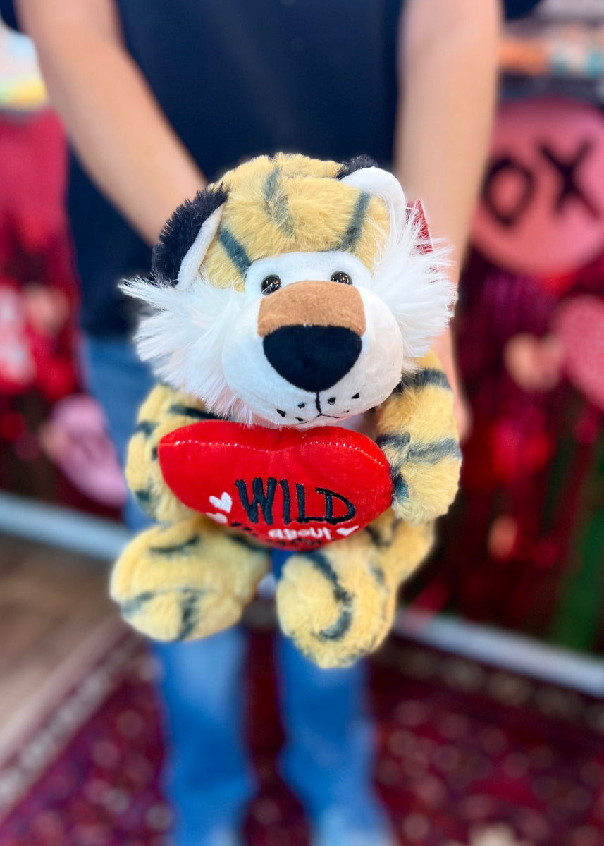 Caleb | 22cm Tiger with Heart – Cha Cha Chocolate