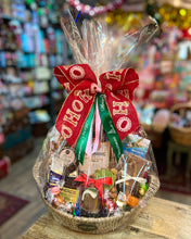 Load image into Gallery viewer, Cha Cha Chocolate | $220 A Bundy Christmas with Bundaberg Rum Small Batch Reserve Rum Gift Box (Wrapped)
