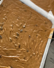 Load image into Gallery viewer, Cha Cha Chocolate Bundaberg Small Batch Rum &amp; Raisin Fudge Fresh
