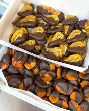 Load image into Gallery viewer, Cha Cha Chocolate and Singing Magpie Gourmet Chocolate Coated Fruit Platter Box Dried Pears and Apricots
