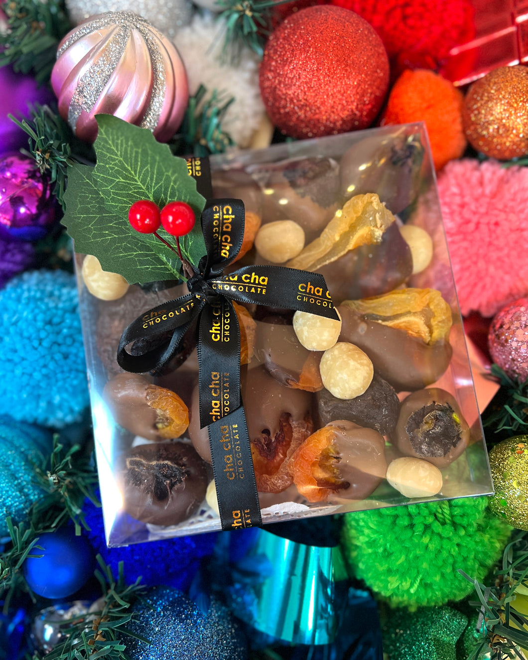Cha Cha Chocolate and Singing Magpie Gourmet Chocolate Coated Fruit Platter Box Large Size