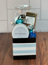 Load image into Gallery viewer, Hutwoods Travellers Delight Gift Box

