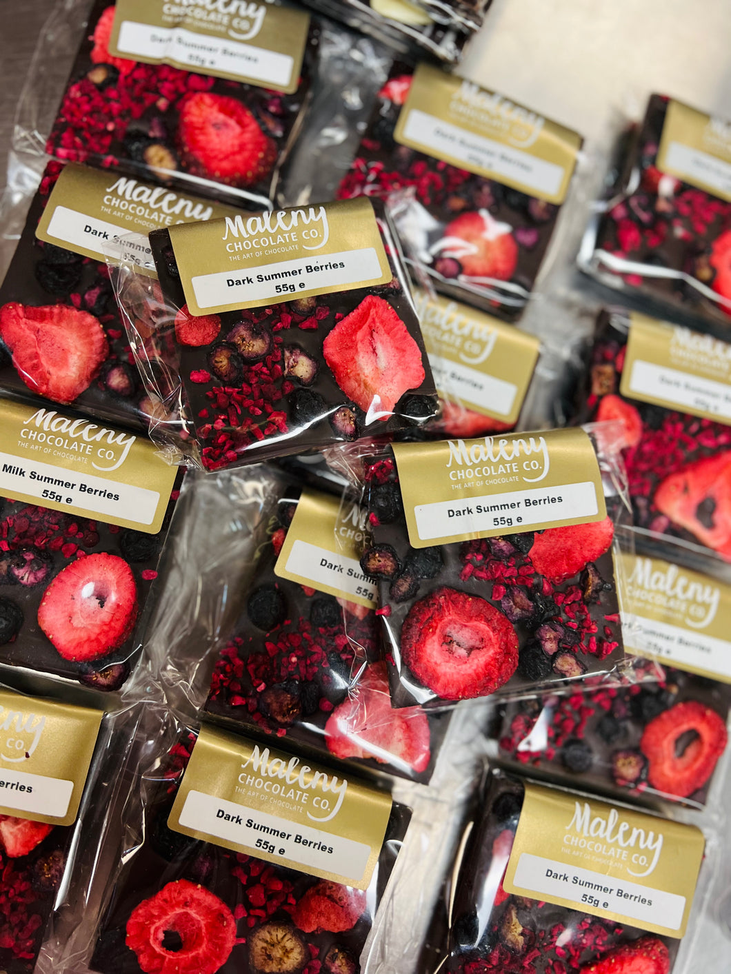Mini Summer Berries Dark Bar